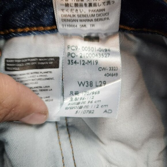 Levis Jeans Mens 38x29 501 Med Wash Cotton Mid Rise Button Fly Classic Straight - Picture 16 of 16